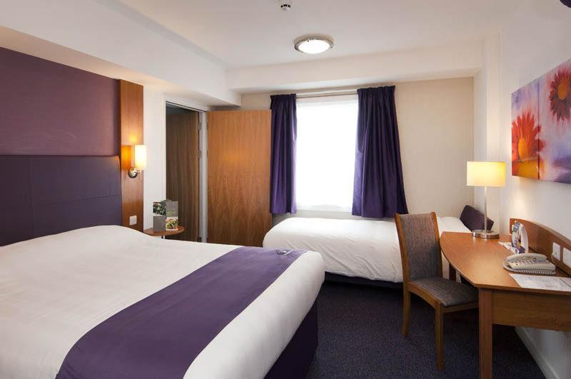 Premier Inn Burnley Exterior foto